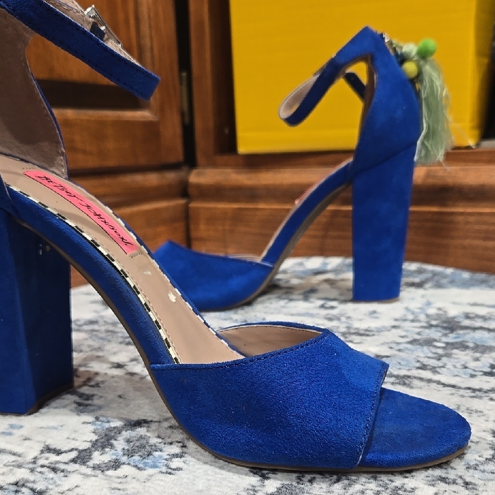 Betsey Johnson Tassel Heels Sz 8.5